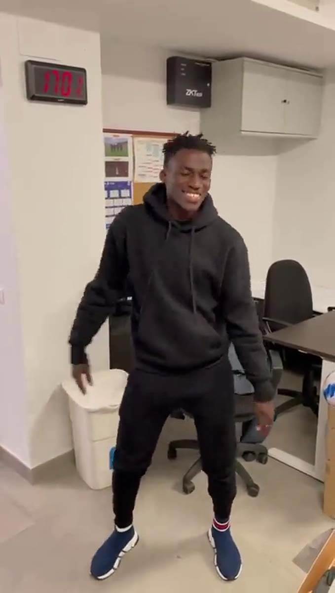 Felix Afena-Gyan, Murinjo, Patike (18).jpg