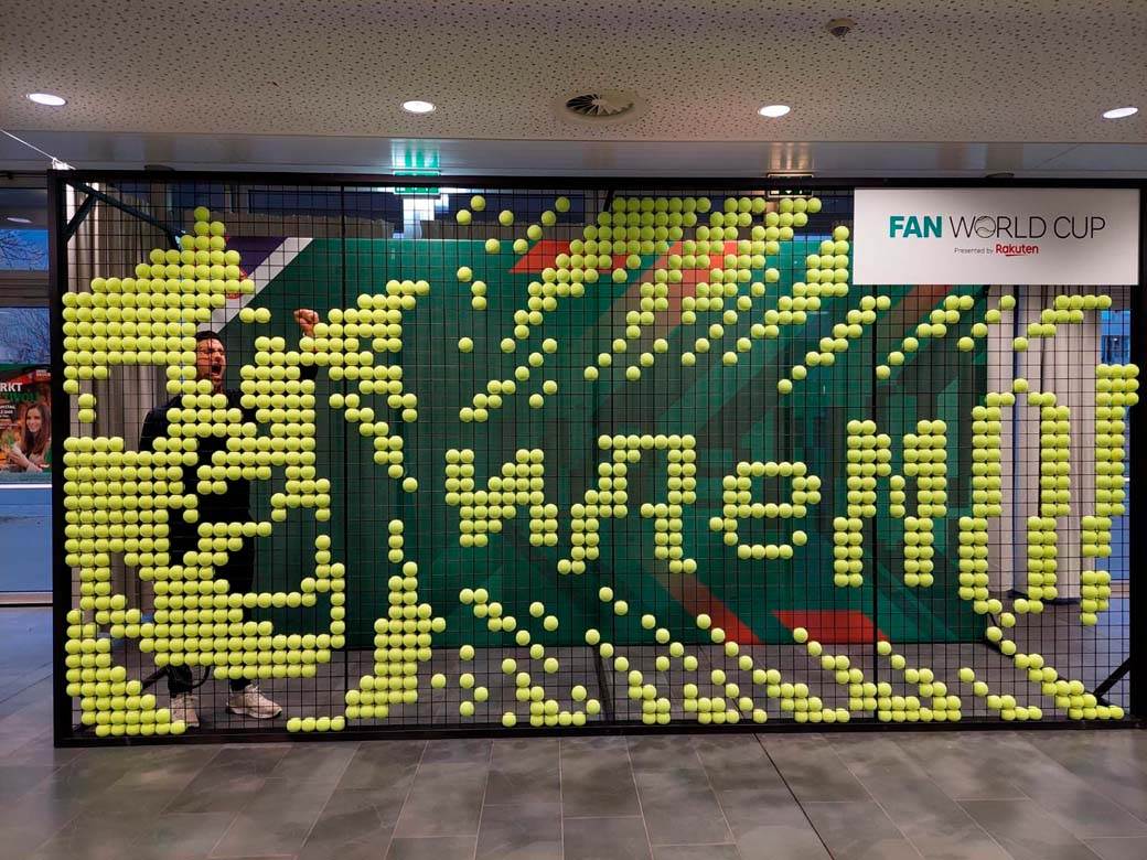 Novak Đoković od loptica (6).jpg