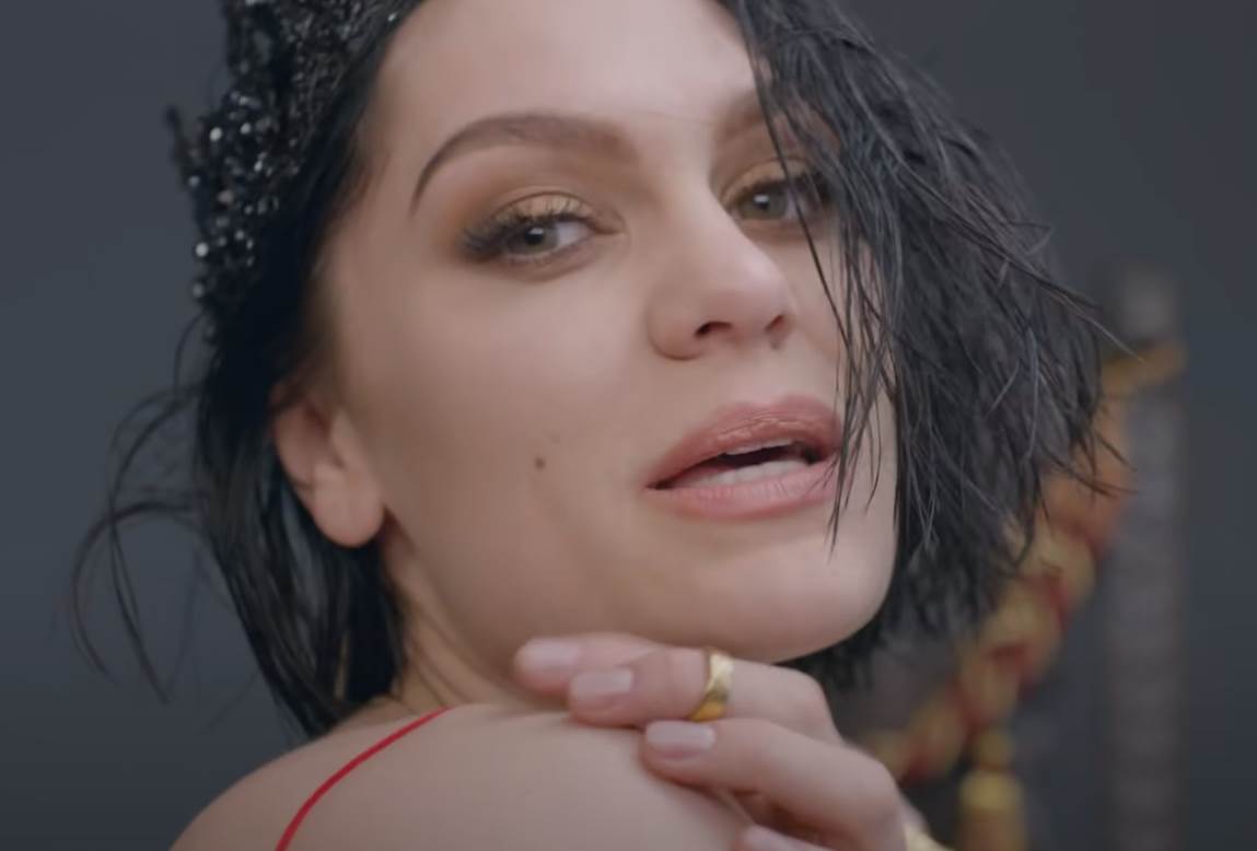 jessie j8.jpg