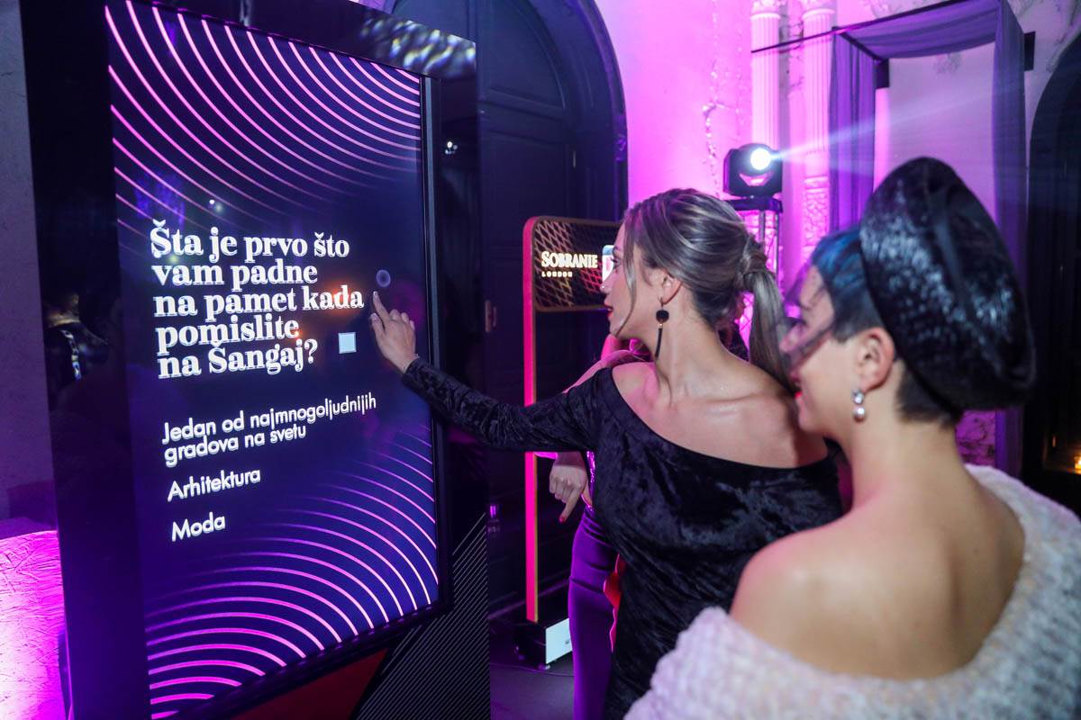 Svi gosti su se sjajno zabavili na događaju.jpg