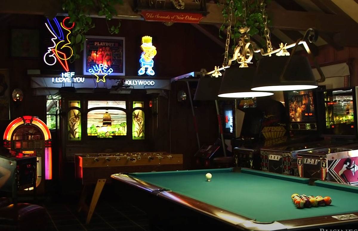 Hju Hefner vila 4.jpg