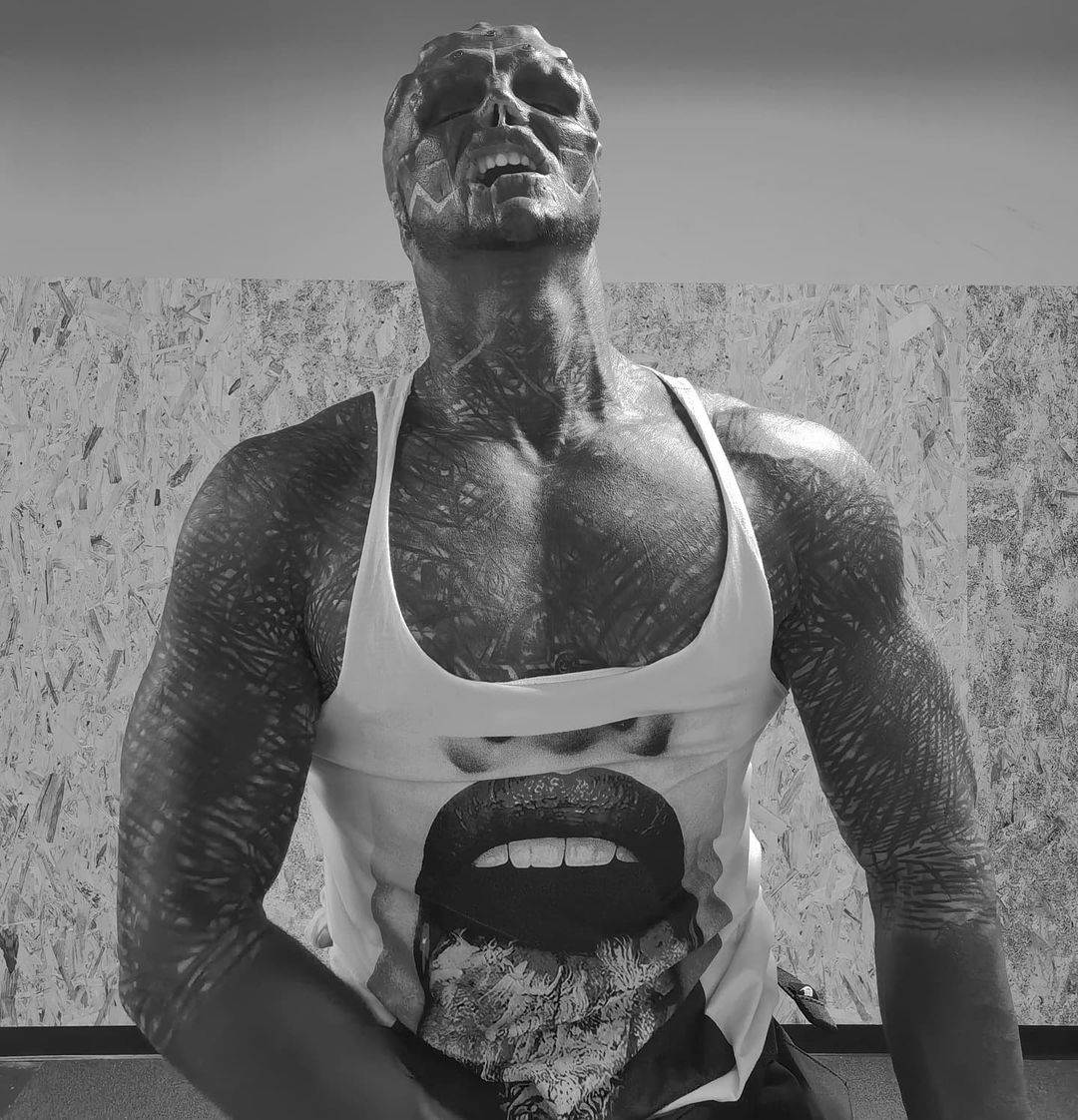 Black alien project (7).jpg