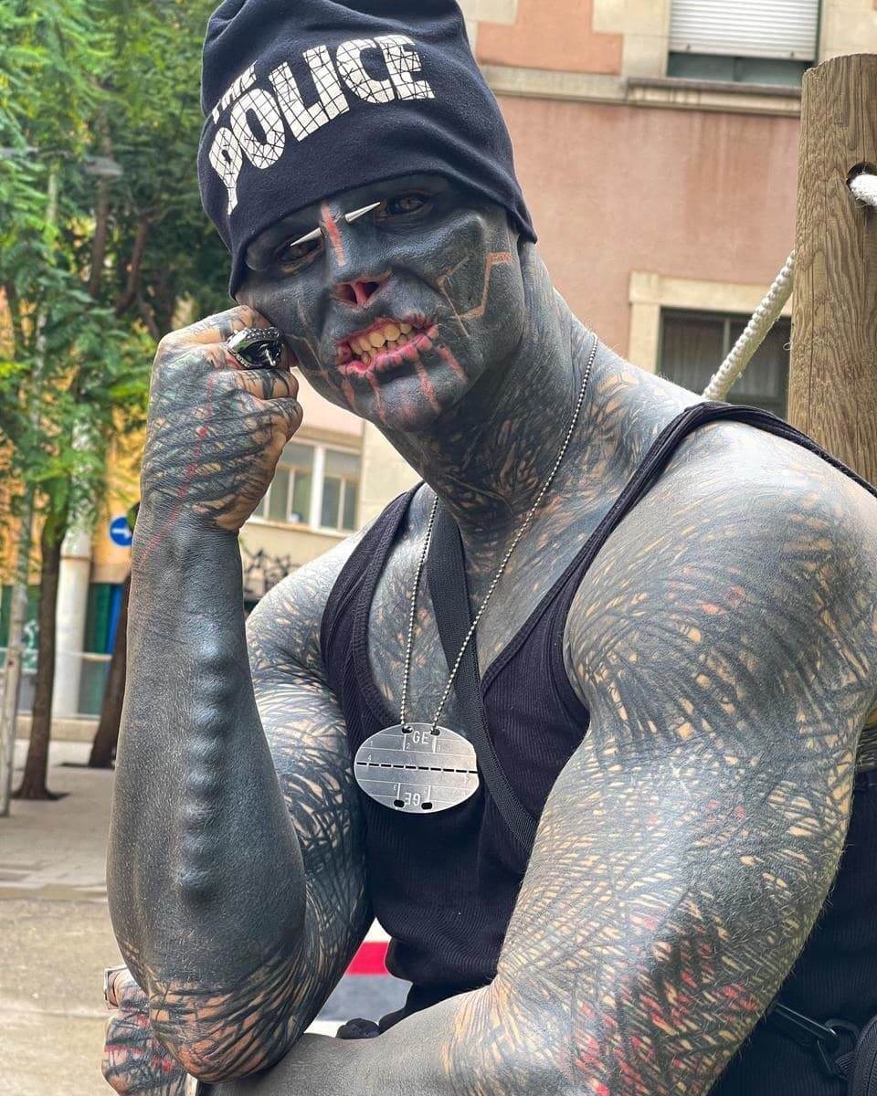 Black alien project (12).jpg