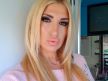 Jovana Tipšin na koncertu Dragane Mirković sa lošom nadogradnjom kose