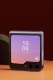 110_Galaxy_flip5_product_lavender_LI.jpg