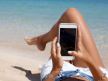 Plaža _ devojka _ telefon _ Foto Shutterstock.jpg