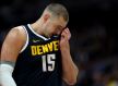Nikola Jokić tužan u dresu Denvera zbog poraza od Oklahome.