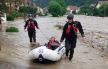 Poplave, u Kraljevu bračni par zarobljen u kući, spasavaju ih helikopterom