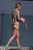 rita ora paparaco paparazzi bikini grudi plaza fotografije