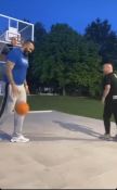 djani nikola pekovic igraju kosarku