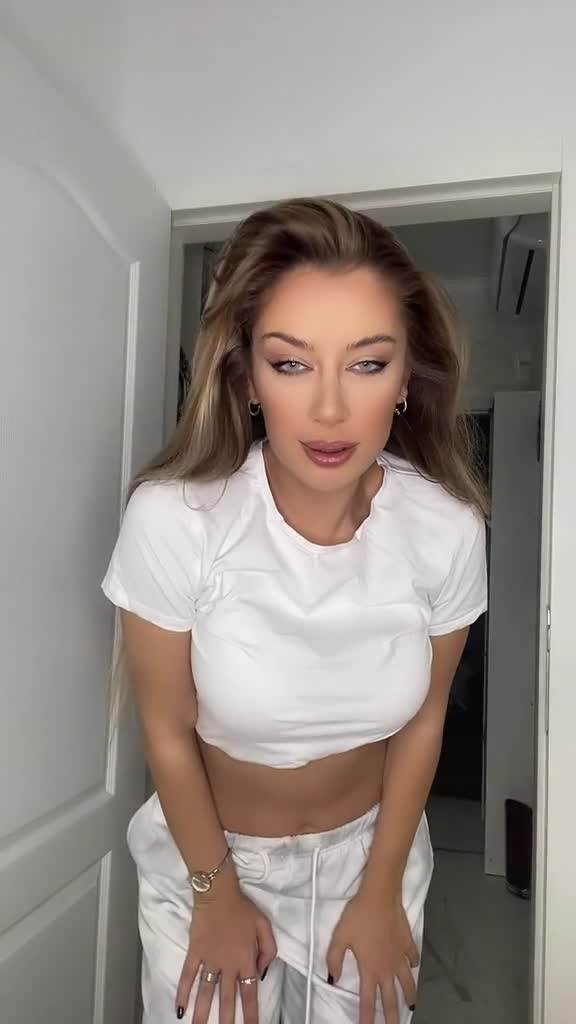 Šta je na sebi radila Tea Tairović