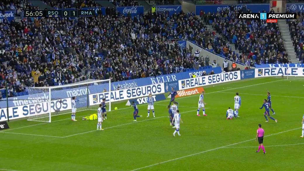 Luka Jović gol 8.20.29.jpg