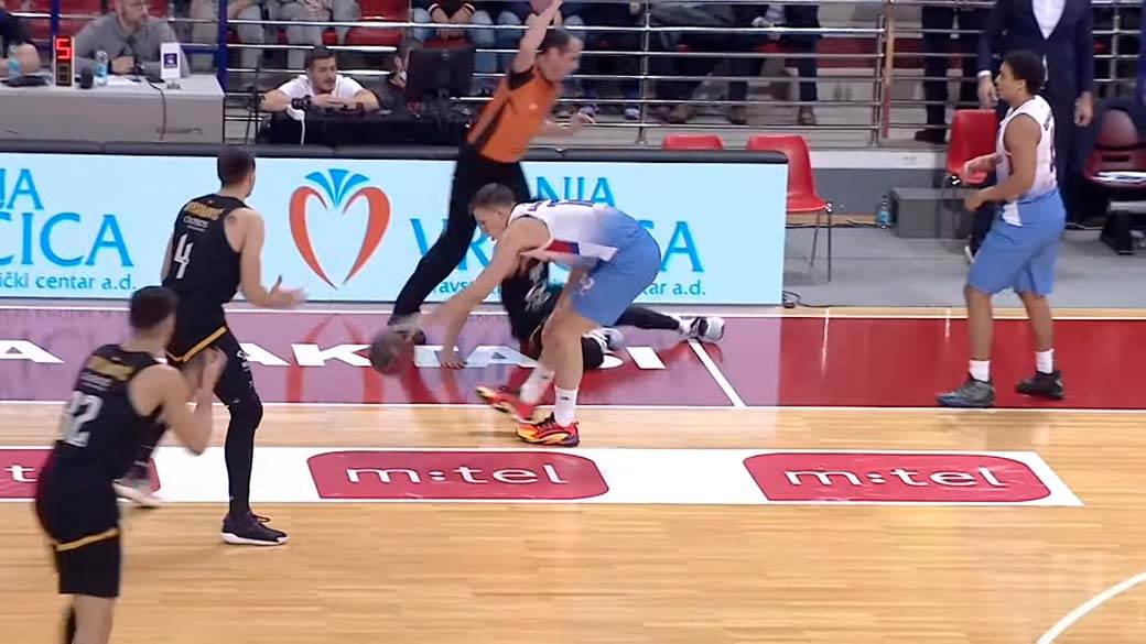 Radanov svađa sa trenerom (7).jpg