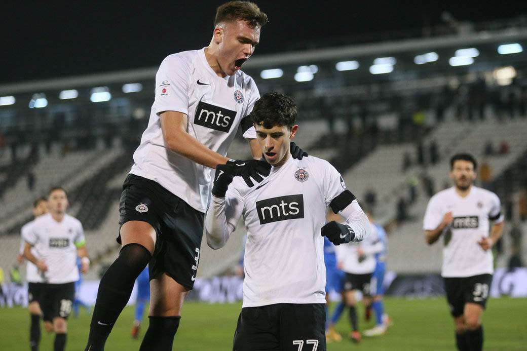 Nemanja Jović gol Partizan Novi Pazar 3.jpg
