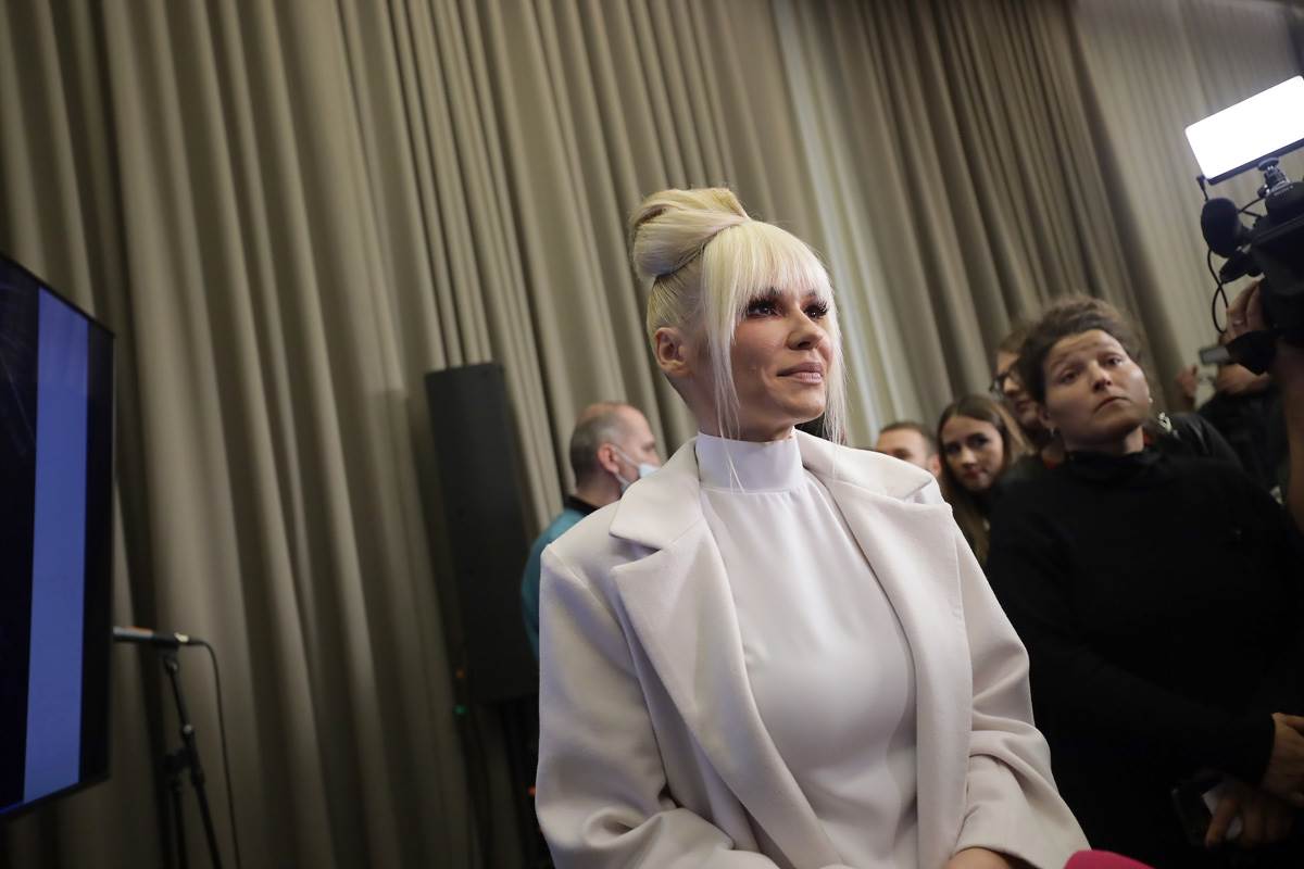 Nataša Bekvalac, Frizura (4).jpg