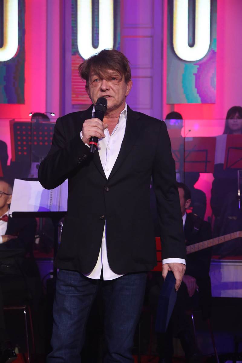 Bjela sa ženom i ćerkom na proslavi uspeha filma Toma 