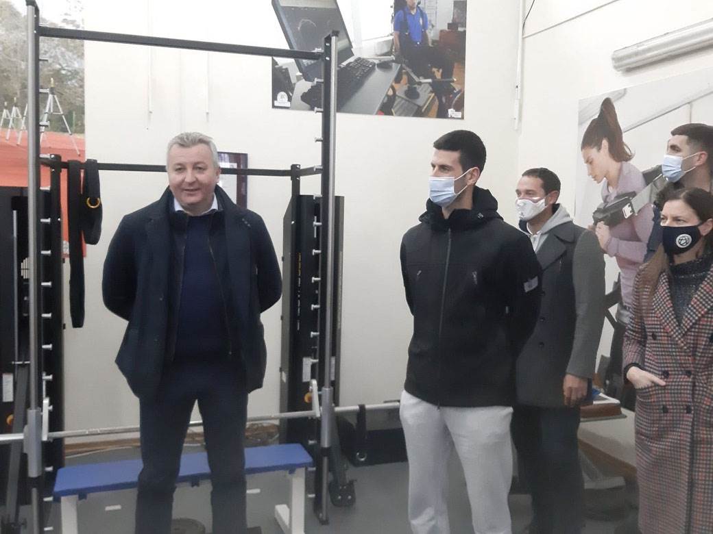 Novak obišao zavod za sport (3).jpg