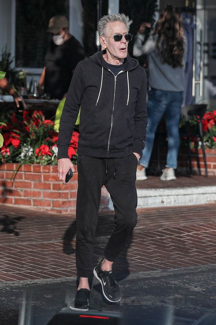 Kelvin klajn i mladi dečko (9).jpg