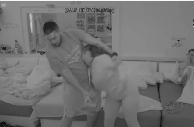 Screenshot 2021-12-08 184119.jpg