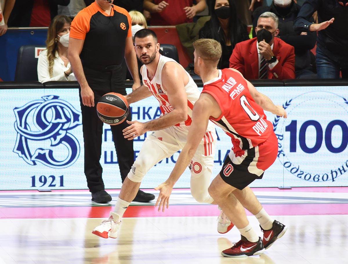 Crvena Zvezda, Olimpijakos (10).jpg