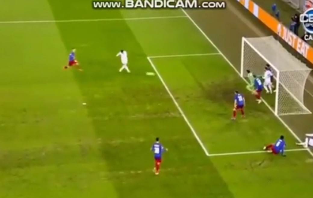 Bazel - Karabag, nepriznat gol (5).jpg