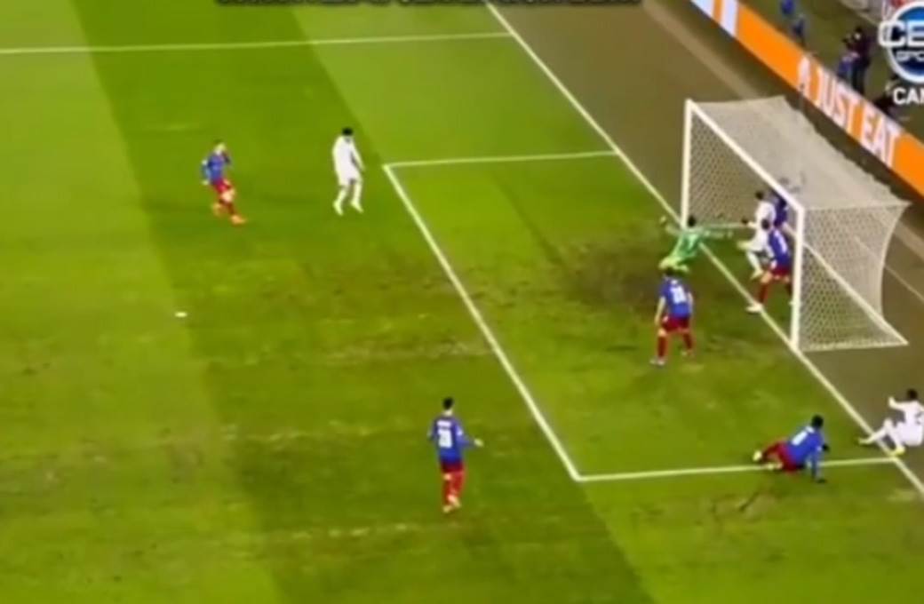 Bazel - Karabag, nepriznat gol (6).jpg