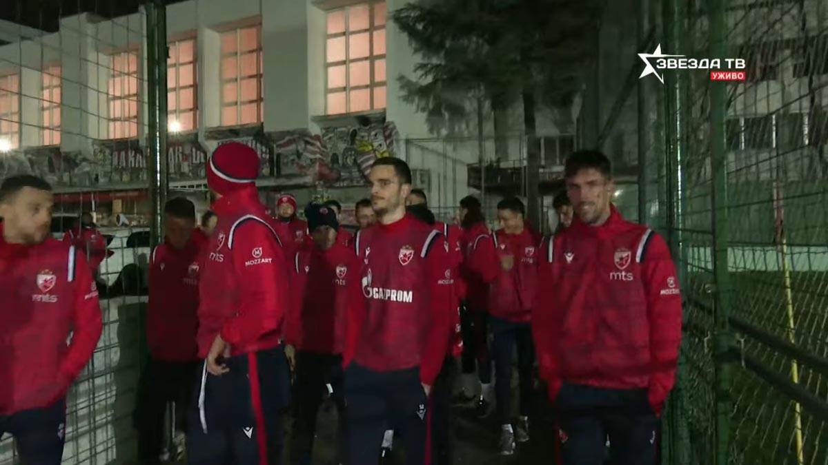 Doček Crvene Zvezde nakon pobede (3).jpg