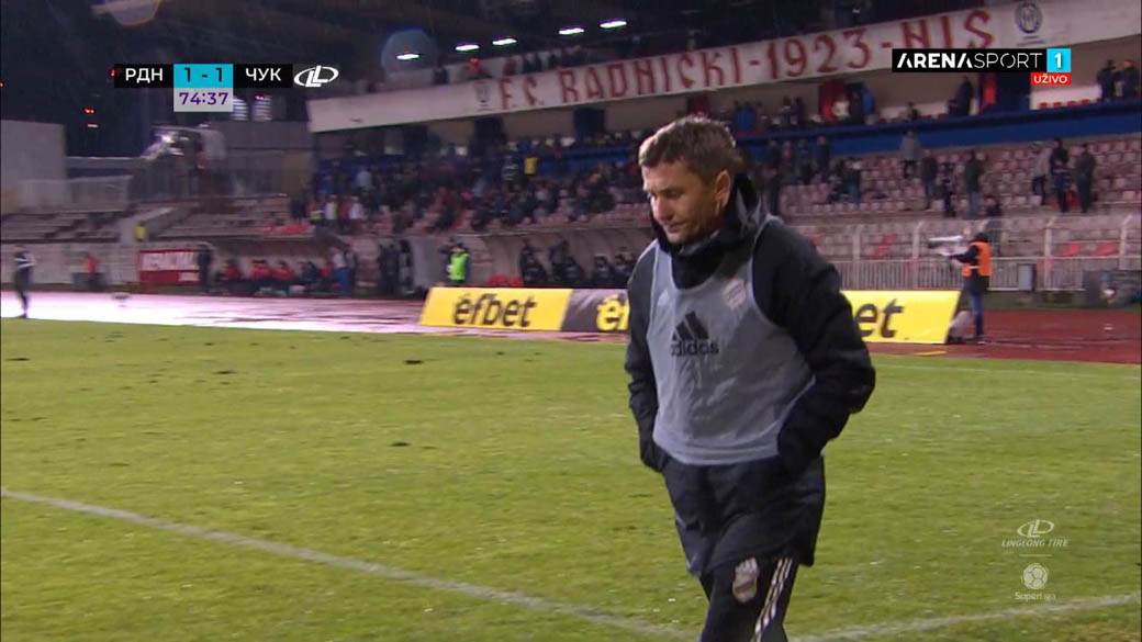 Saša Ilić crveni karton 6.29.04.jpg