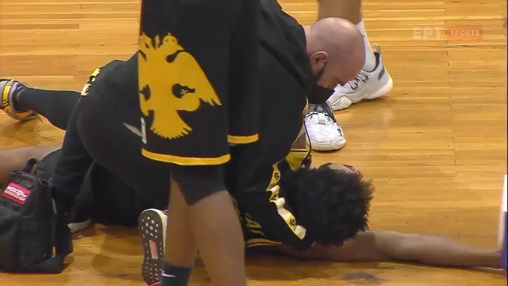 Brajan Angola unutrašnje krvarenje na utakmici