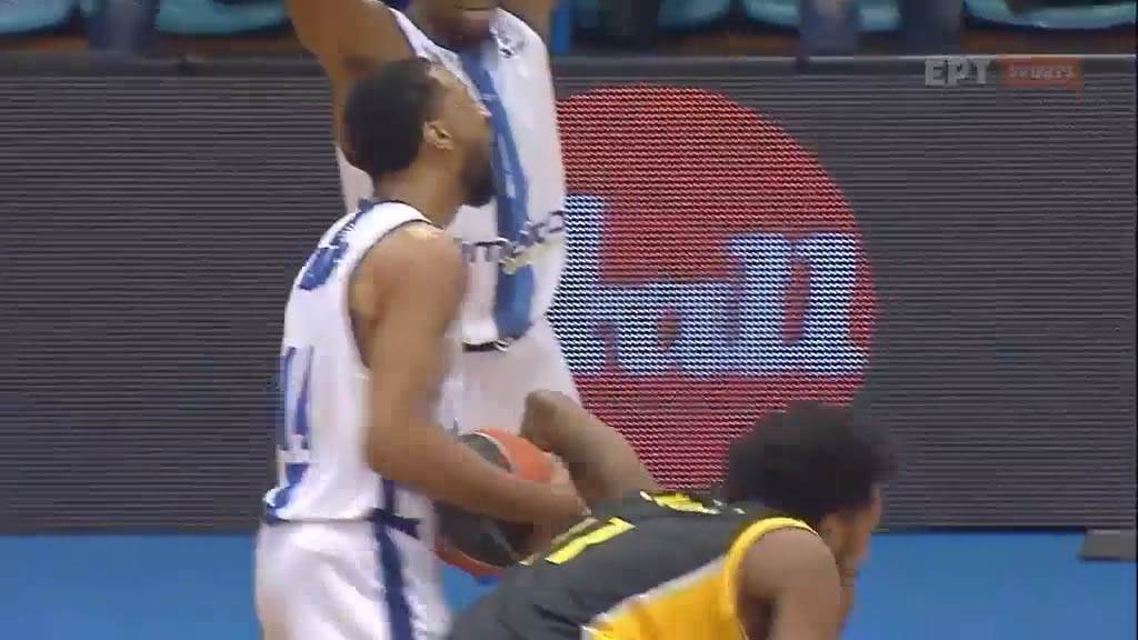 Brajan Angola unutrašnje krvarenje na utakmici