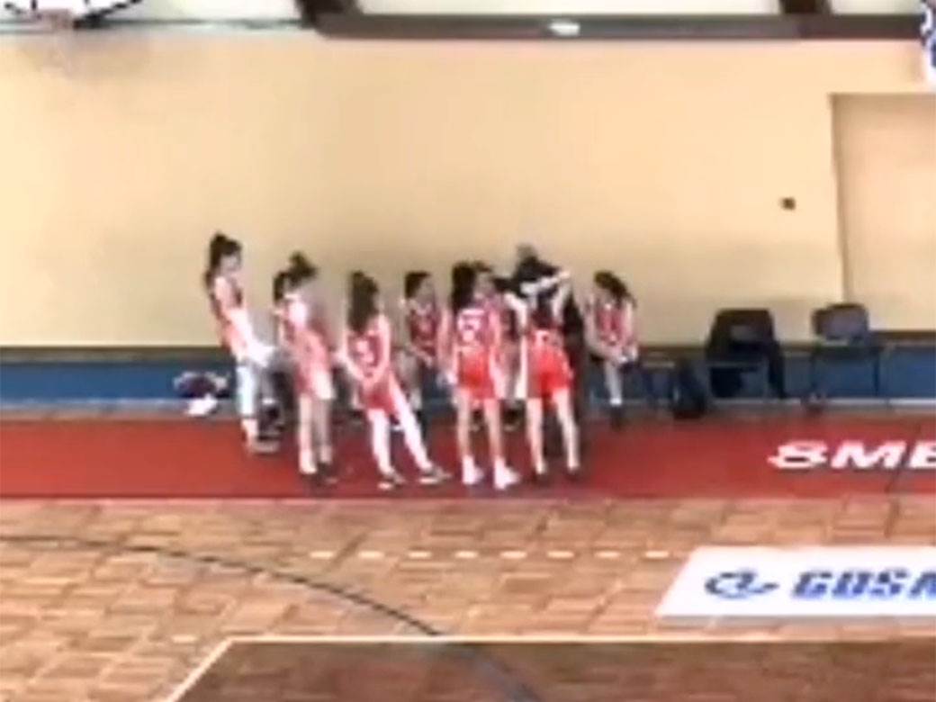 Trener košarkašica Radničkog udario devojčicu