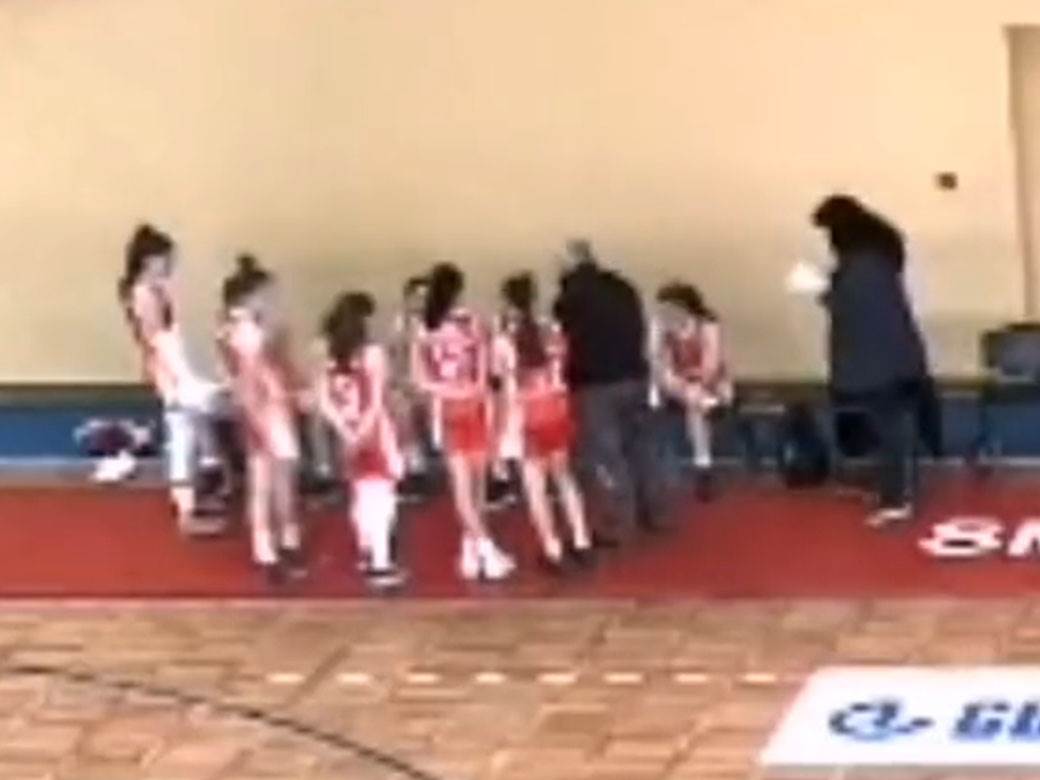 Trener košarkašica Radničkog udario devojčicu