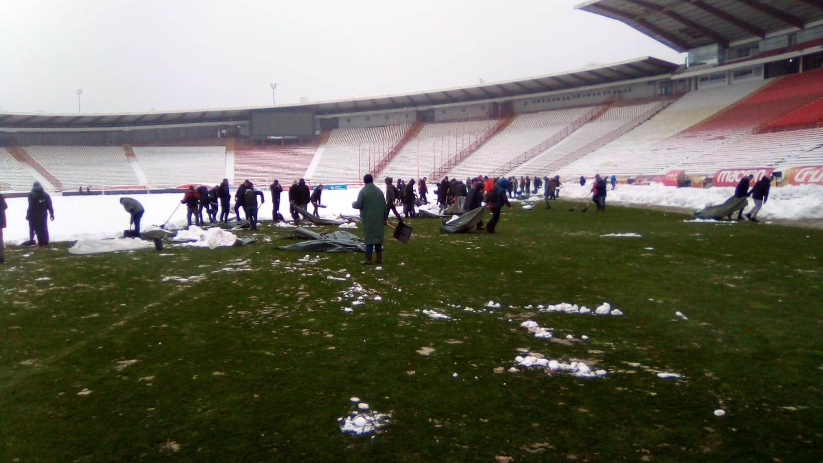 fk crvena zvezda, čišćenje snega