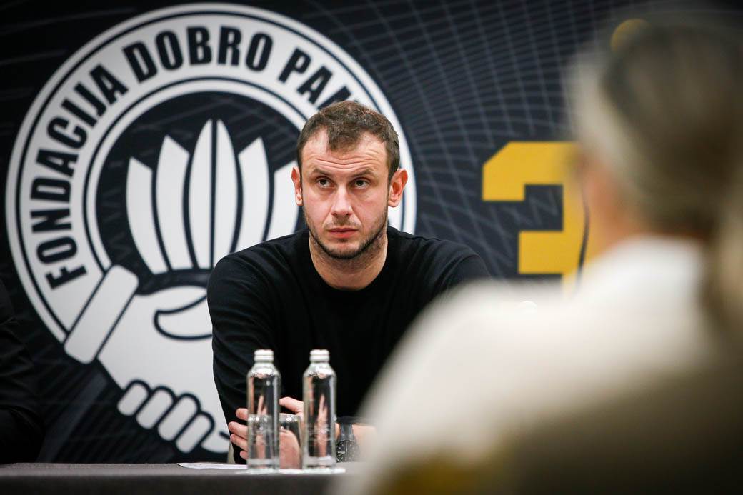 Upravni odbor KK Partizan 4.jpg