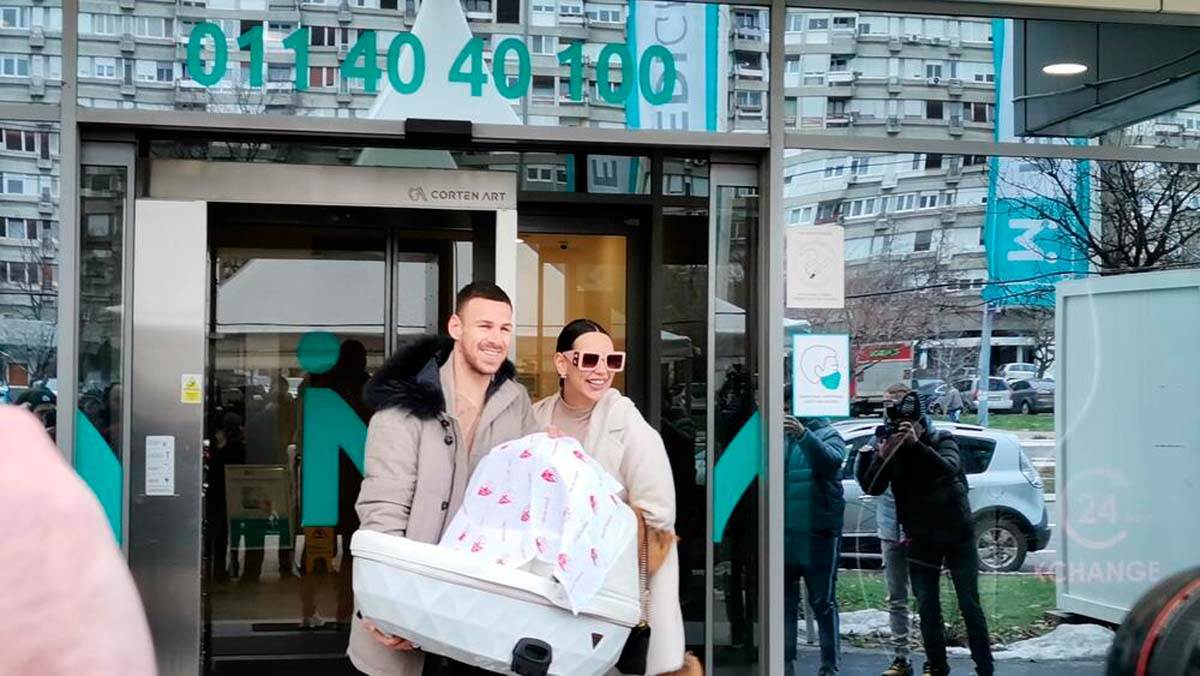 Poznate žene koje su se porodile u 2021.