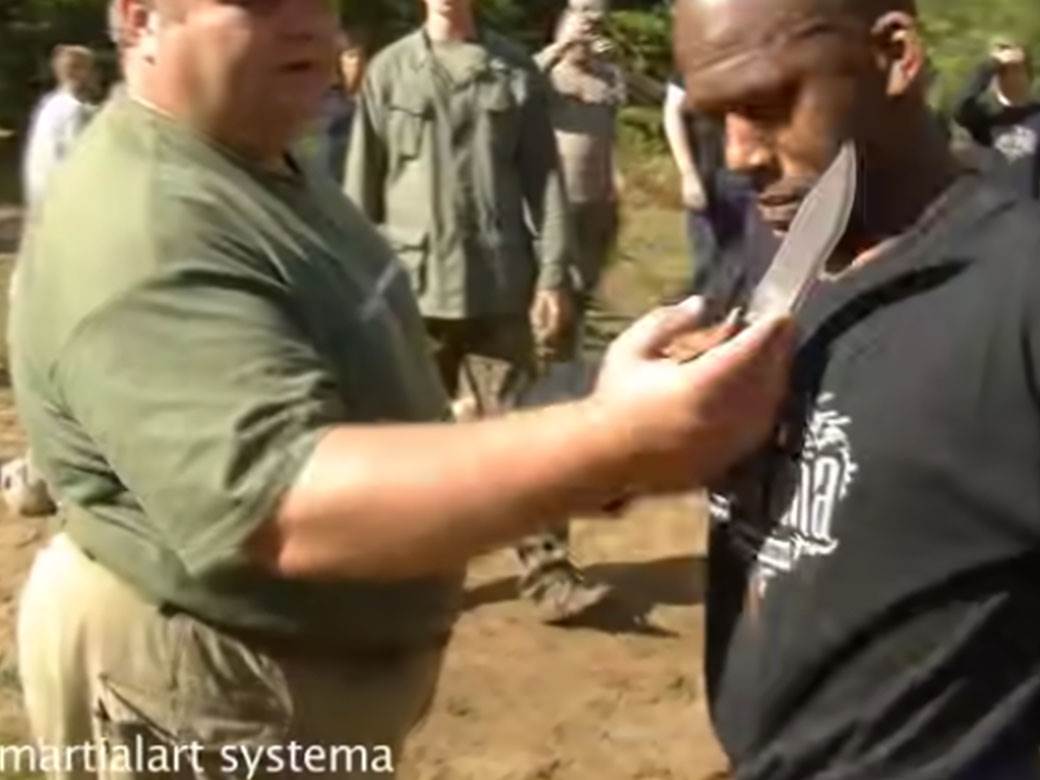 Vojska Rusije Obuka Nož (3).jpg