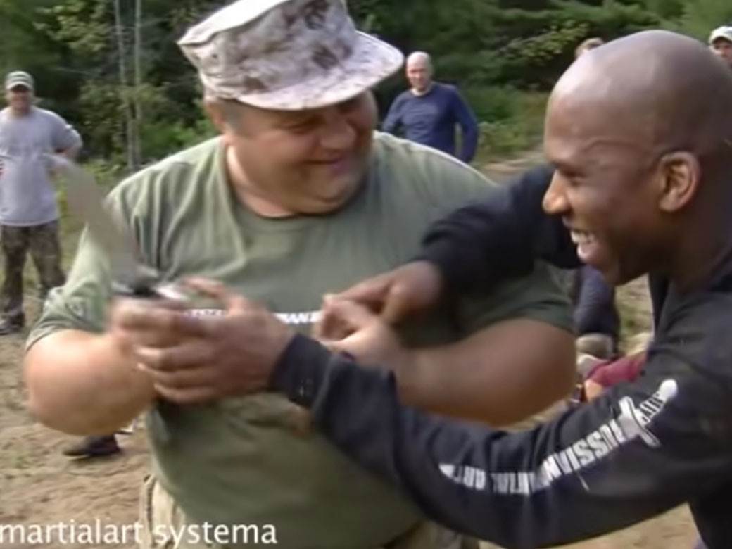 Vojska Rusije Obuka Nož (9).jpg