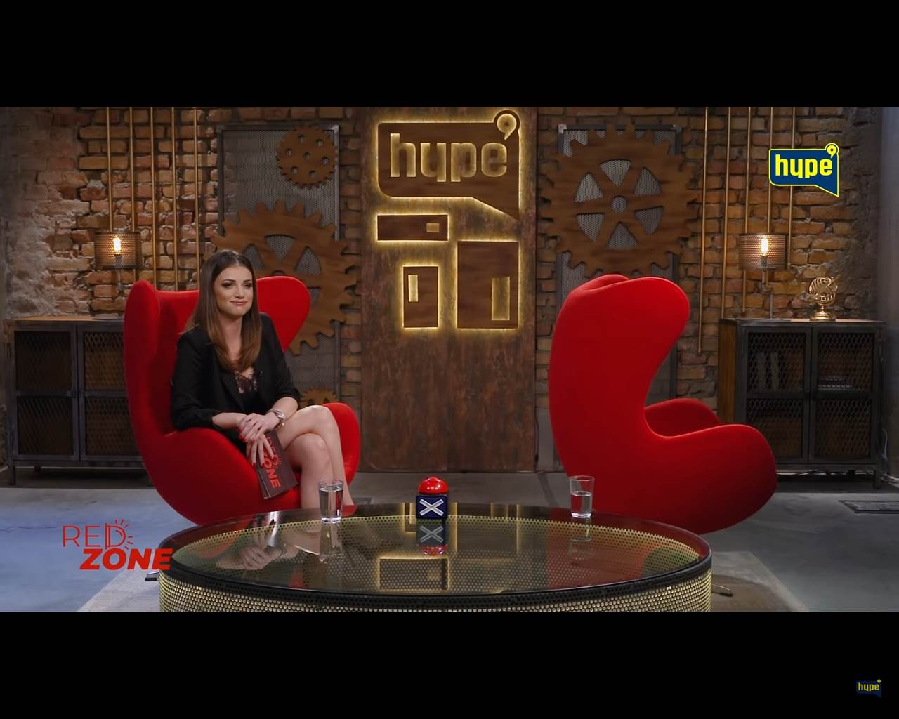 Tara napustila emisiju 