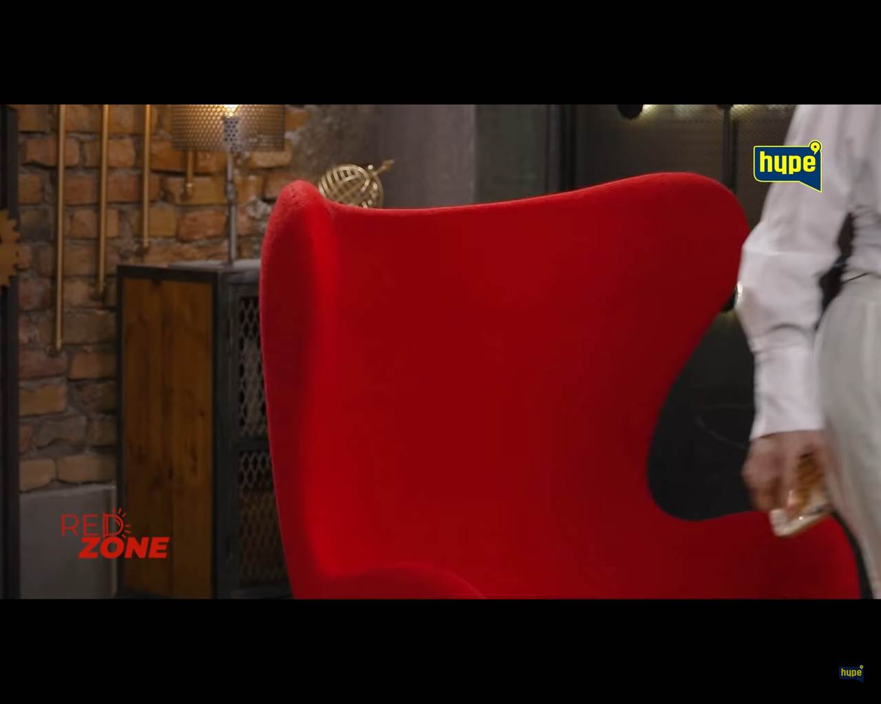 Tara napustila emisiju 