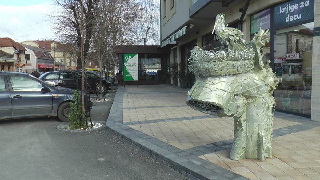 čačak metalna skulpura prase  (3).jpg