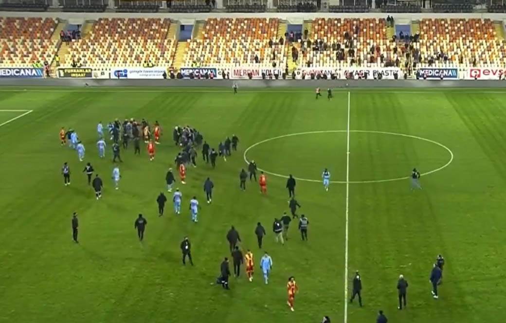 fudbalska utakmica Turska  (4).jpg