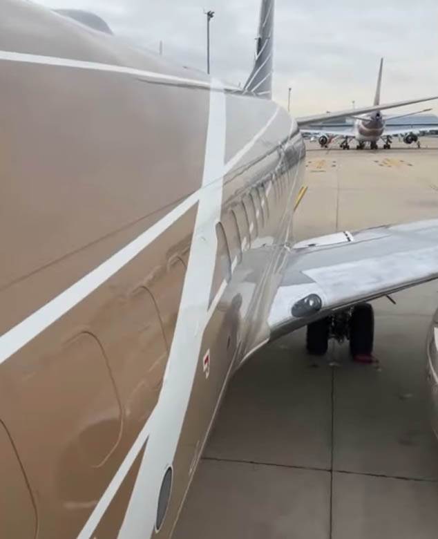 Karim Benzema  privatni avion (5).jpg