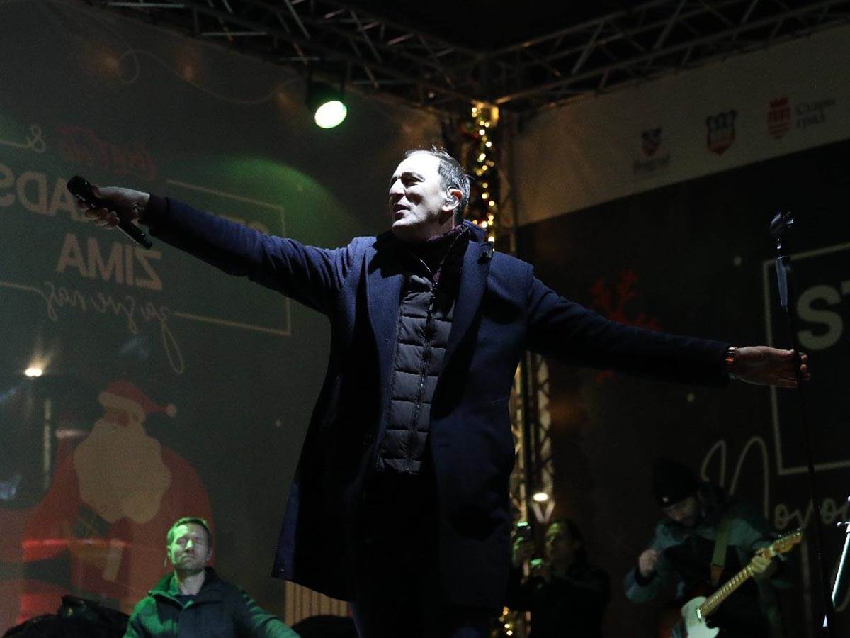 Starogradska zima Sergej Ćetković čestita rođendan devojci iz publike