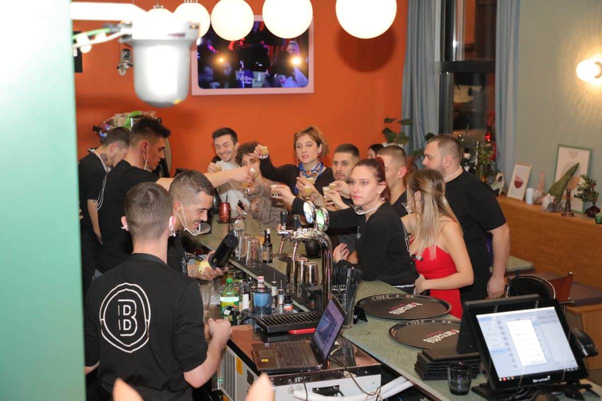 Bar Rijaliti, Otvaranje (7).jpg