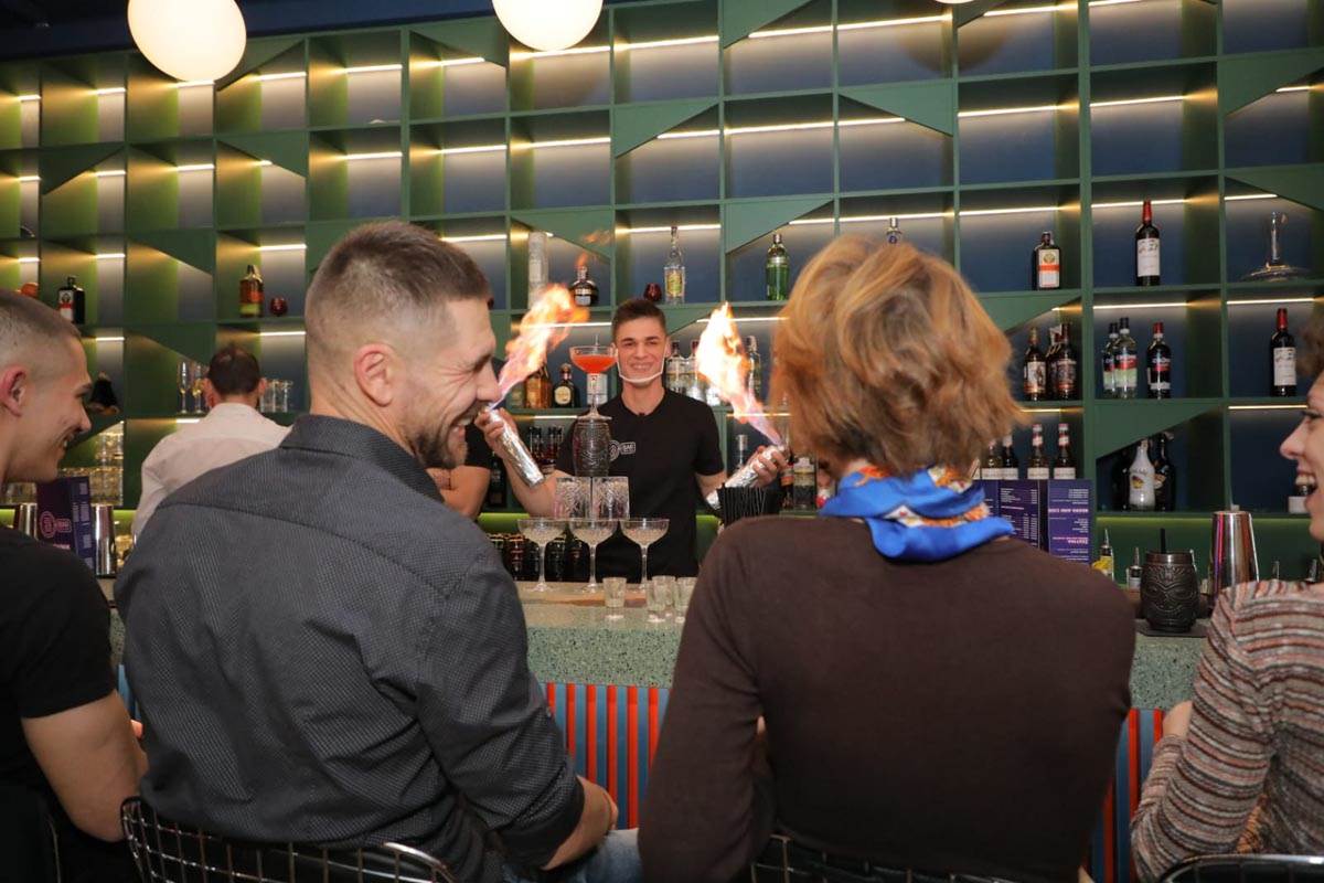 Bar Rijaliti, Otvaranje (8).jpg