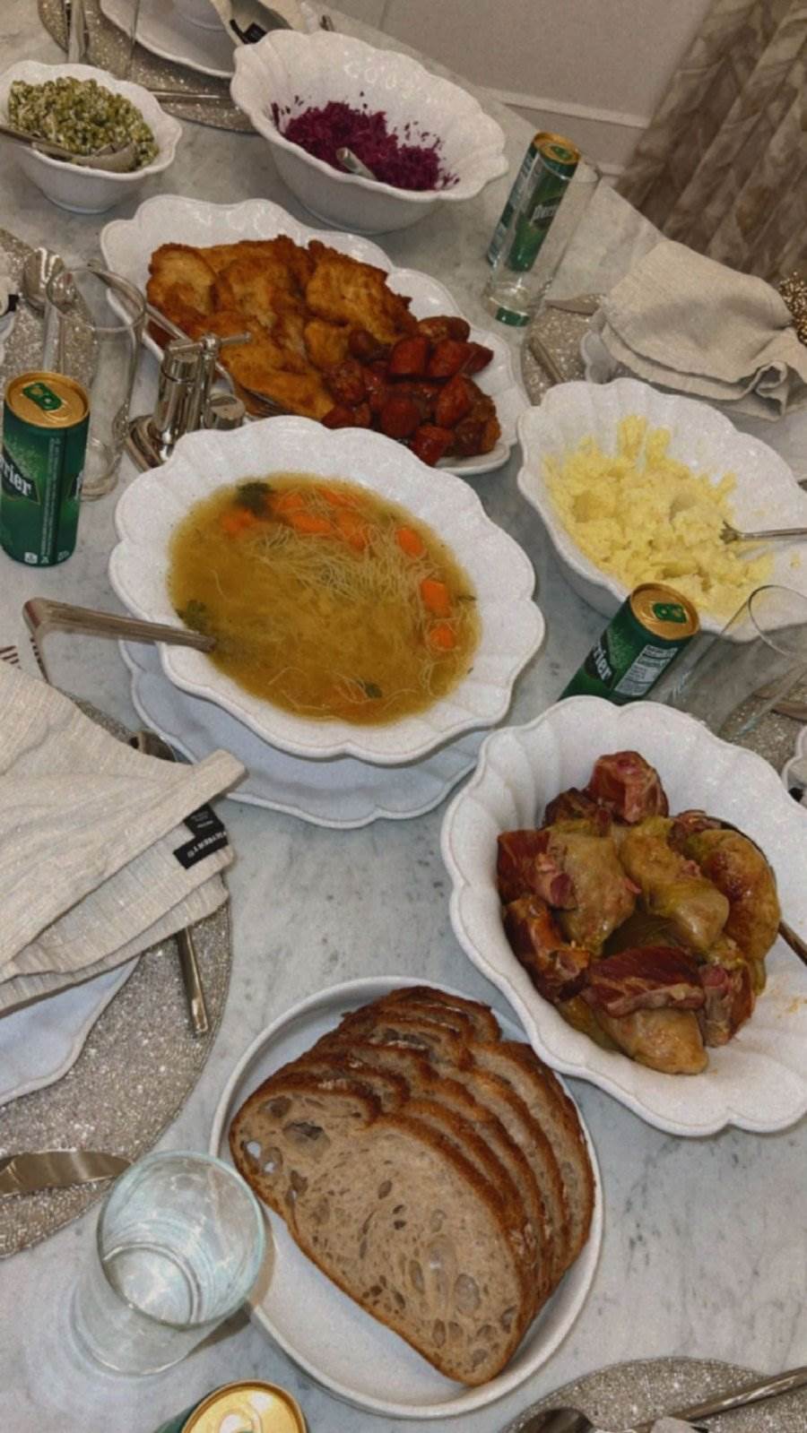 Danijela Rajić i Pol Džordž supa i sarma.jpg