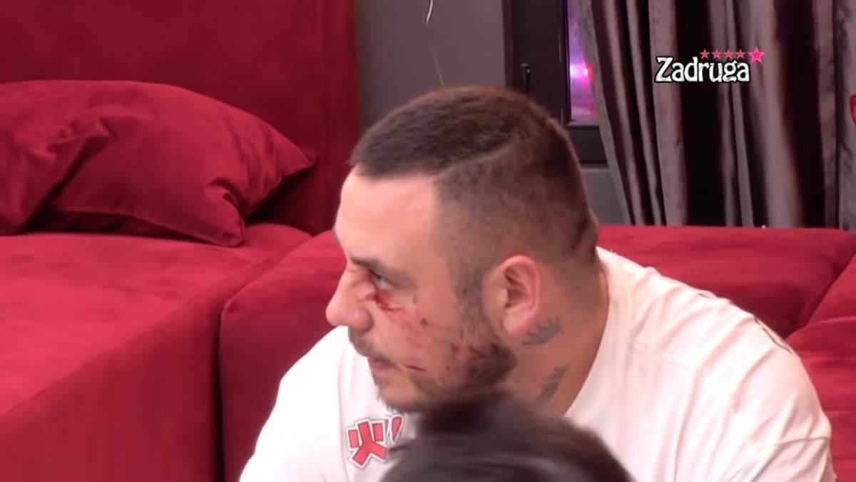 Maja napala Cara (3).jpg