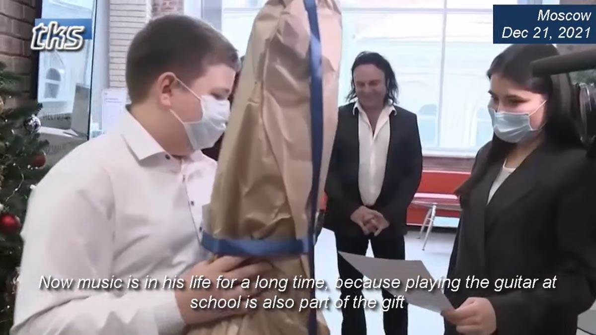 Mark Koblenev, Vladimir Putin, Gitara (6).jpg