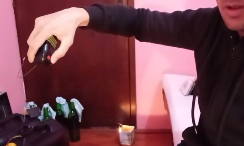 Bombaš preti eksplozijom u Baru (5).jpg