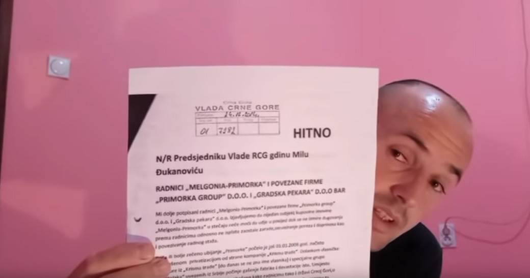 Bombaš preti eksplozijom u Baru (7).jpg